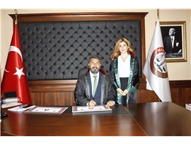 YEŞİLBOĞAZ: “AVUKATLARIN MÜCADELELERİ YASALARLA ENGELLENMEYE ÇALIŞILIYOR”