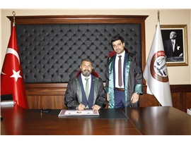 YEŞİLBOĞAZ: “AVUKATLARIN MÜCADELELERİ YASALARLA ENGELLENMEYE ÇALIŞILIYOR”