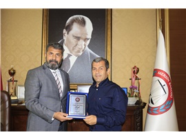 AVUKATLARIMIZA 25. VE 30. YIL PLAKETİ VERİLDİ