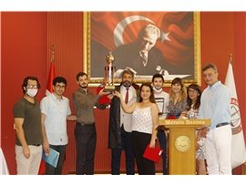 STAJYER AVUKATLARIMIZA TEŞEKKÜR PLAKETİ