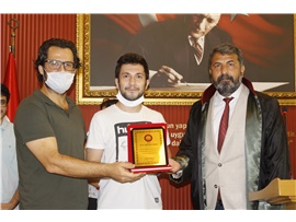 STAJYER AVUKATLARIMIZA TEŞEKKÜR PLAKETİ