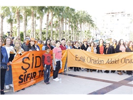 MERSİN BAROSU, ‘KADINA ŞİDDETE SIFIR TOLERANS’ YÜRÜYÜŞÜNE KATILDI