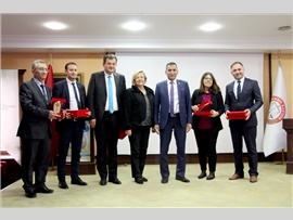 MERSİN BAROSU TARAFINDAN KORUYUCU AİLE TANITIM SEMİNERİ DÜZENLENDİ