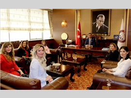 ‘BİLİNÇLİ VE MUTLU KADINLAR’ İÇİN ORTAK PROJELER BAŞLIYOR
