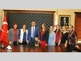 ZİYARET-Doğa okulları Ana Okulu Müdiresi başkanımızı ziyaret etti