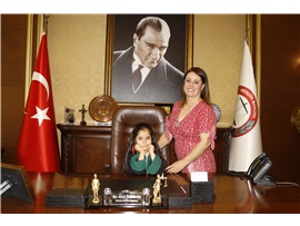 23 NİSAN’DA BARO BAŞKANLIĞI KOLTUĞU ÇOCUKLARA EMANET