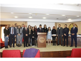 MERSİN BAROSU’NDAN HPV AŞI BURSU: 6 ÖĞRENCİNİN İLK DOZ AŞISI YAPILDI