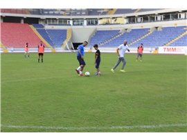 MERSİN BAROSU FUTBOL TAKIMI SEZON AÇILIŞI İÇİN SAHAYA İNDİ