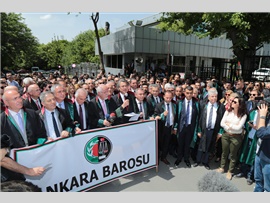 ANKARA BAROSU BAŞKANI AV. HAKAN CANDURAN’A YAPILAN SALDIRI PROTESTO EDİLDİ