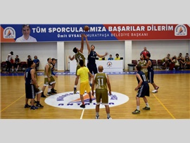 MERSİN BAROSU ERKEK BASKETBOL TAKIMI İLK MAÇTA GALİBİYET SEVİNCİ YAŞADI