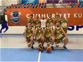 BASKETBOL TAKIMIMIZ GALİBİYETLERİNE BIRAKTIĞI YERDEN DEVAM EDİYOR