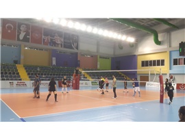 MERSİN BAROSU VOLEYBOL TURNUVASI YARI FİNAL MAÇLARI TAMAMLANDI