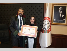 STAJINI TAMAMLAYAN 28 AVUKAT CÜBBE GİYİP RUHSAT ALDI
