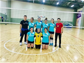 KADIN VOLEYBOL TAKIMIMIZ, KUPA YOLUNDA İKİNCİ ENGELİ AŞTI