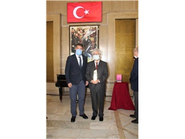 BAŞKANIMIZ YEŞİLBOĞAZ, ŞİNASİ DEVELİ MERSİN KENT ÖDÜL TÖRENİ’NE KATILDI