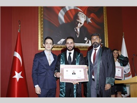 YEŞİLBOĞAZ:  “HUKUKÇULAR HUKUKA SİYASİ GÖZLÜKLE BAKMAMALI”
