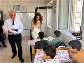 BAĞLARBAŞI İLKOKULU ÖĞRENCİLERİNE HEDİYELERİ VERİLDİ
