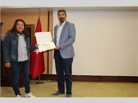 BİLİRKİŞİLİK EĞİTİMLERİNİ TAMAMLAYAN KATILIMCILAR SERTİFİKALARINI ALDI
