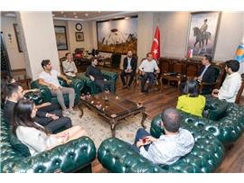 GENÇ AVUKATLAR MECLİSİMİZDEN, BÜYÜKŞEHİR BELEDİYE BAŞKANI VAHAP SEÇER'E ZİYARET