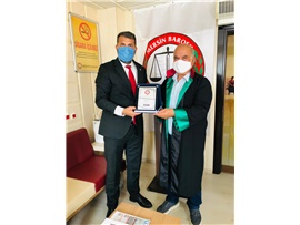 ANAMUR’DA MESLEKTE 25. VE 30. YILINI DOLDURAN AVUKATLARIMIZA PLAKET VERİLDİ