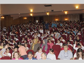 MERSİN BAROSU AVUKATLARI, ÇOCUKLAR İÇİN SAHNEYE ÇIKTI