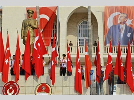 BARO BAŞKANIMIZ AV.ALİ ER MERSİN VALİLİĞİ TARAFINDAN CUMHURİYET MEYDANINDA DÜZENLENEN 30 AĞUSTOS ZAFER BAYRAMI TÖRENİNE KATILDI.
