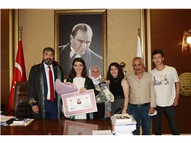 GENÇ MESLEKTAŞLARIMIZ RUHSATLARINI ALARAK BAROMUZA GÜÇ KATTILAR