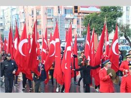 BARO BAŞKANIMIZ MERSİN’İN KURTULUŞ YÜRÜYÜŞÜNE KATILDI
