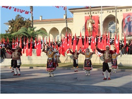 MERSİN’İMİZİN KURTULUŞ GÜNÜNÜ TÖRENLE KUTLADIK