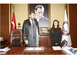 HAK VE HUKUK MÜCADELESİ İÇİN CÜBBE GİYDİLER