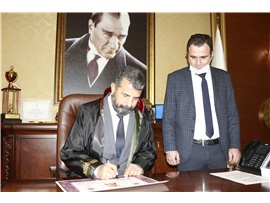 HAK VE HUKUK MÜCADELESİ İÇİN CÜBBE GİYDİLER