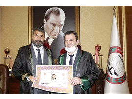 HAK VE HUKUK MÜCADELESİ İÇİN CÜBBE GİYDİLER