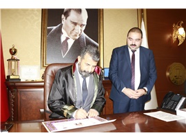 HAK VE HUKUK MÜCADELESİ İÇİN CÜBBE GİYDİLER