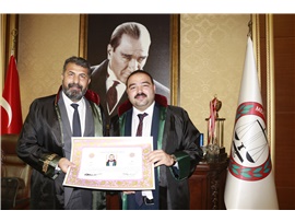 HAK VE HUKUK MÜCADELESİ İÇİN CÜBBE GİYDİLER