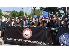 BARO BAŞKANLARINA VE BİNLERCE AVUKATA BİBER GAZLI MÜDAHALE