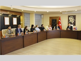 MERSİN BAROSU’NDAN BİR İLK !  MERSİN BAROSU VE MERSİN ÜNİVERSİTESİ BİLİMSEL, SOSYAL VE EĞİTSEL FAALİYETLER İÇİN İŞBİRLİĞİ PROTOKOLÜ İMZALADI