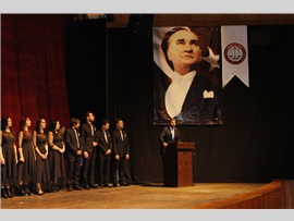 MERSİN BAROSU ÇOK SESLİ KOROSU SAHNE ALDI