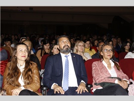 MERSİN BAROSU ÇOK SESLİ KOROSU SAHNE ALDI
