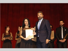 MERSİN BAROSU ÇOK SESLİ KOROSU SAHNE ALDI