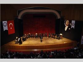 MERSİN BAROSU ÇOK SESLİ KOROSU SAHNE ALDI