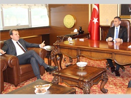 ZİYARET- CHP Mersin Milletvekili Sayın; Vahap SEÇER, Başkanımızı makamında ziyaret etti.