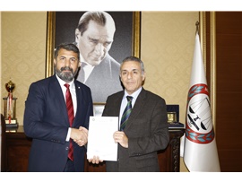 MERSİN BAROSU İLE TOROS ÜNİVERSİTESİ EĞİTİMDE İŞBİRLİĞİ PROTOKOLÜ İMZALADI
