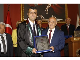 AVUKATLIK MESLEĞİNİN DUAYENLERİNE PLAKET TAKDİM EDİLDİ