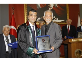 AVUKATLIK MESLEĞİNİN DUAYENLERİNE PLAKET TAKDİM EDİLDİ