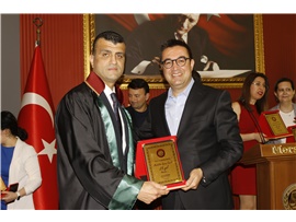 AVUKATLIK MESLEĞİNİN DUAYENLERİNE PLAKET TAKDİM EDİLDİ