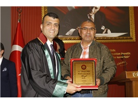 AVUKATLIK MESLEĞİNİN DUAYENLERİNE PLAKET TAKDİM EDİLDİ