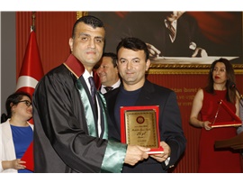 AVUKATLIK MESLEĞİNİN DUAYENLERİNE PLAKET TAKDİM EDİLDİ