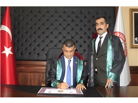CÜBBE GİYİP AVUKAT OLDULAR