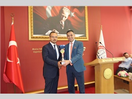 Mersin İli Kurumlar arası masa tenisi turnuvasında ikinci olan takımımız için ödül töreni yapıldı.