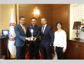 Mersin İli Kurumlar arası masa tenisi turnuvasında ikinci olan takımımız için ödül töreni yapıldı.